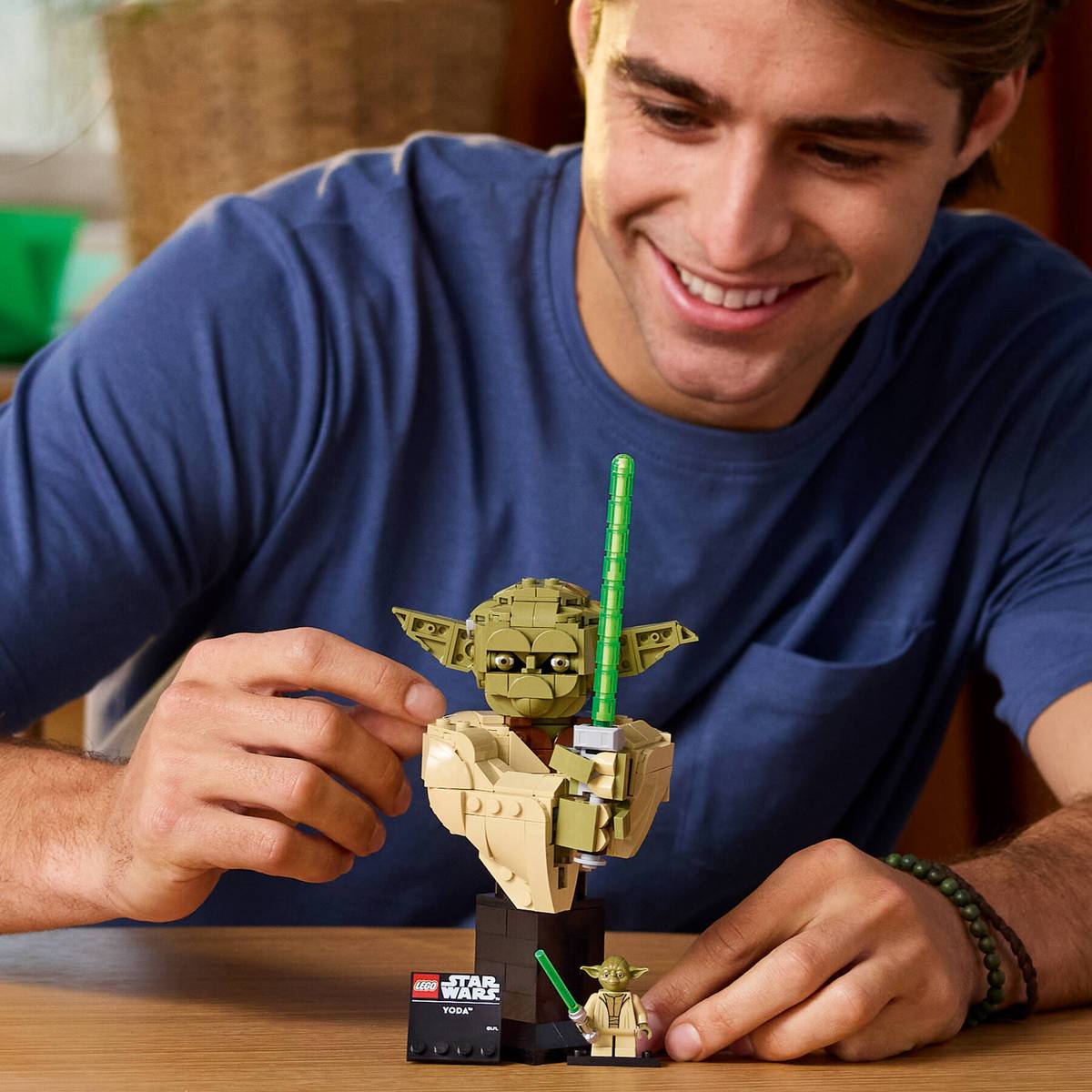 LEGO Star Wars: Attack of the Clones Yoda Bust with Lightsaber