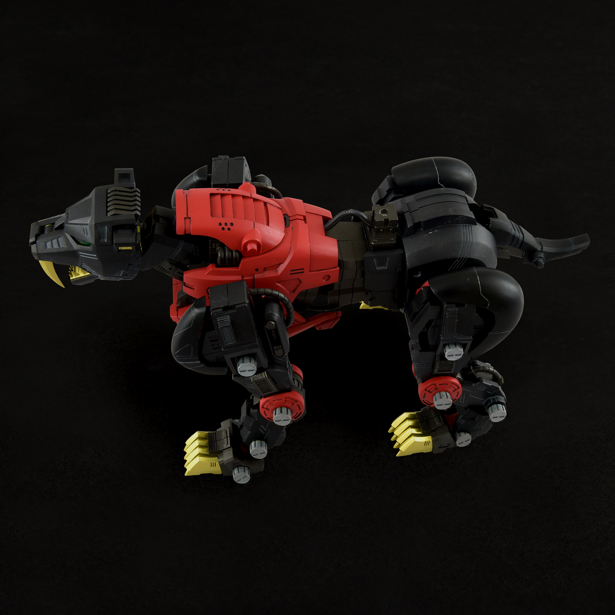 Zoids Realize Model RMZ-006 Saber Tiger Schwarz Special 1/100 Scale Model Kit (Reissue)