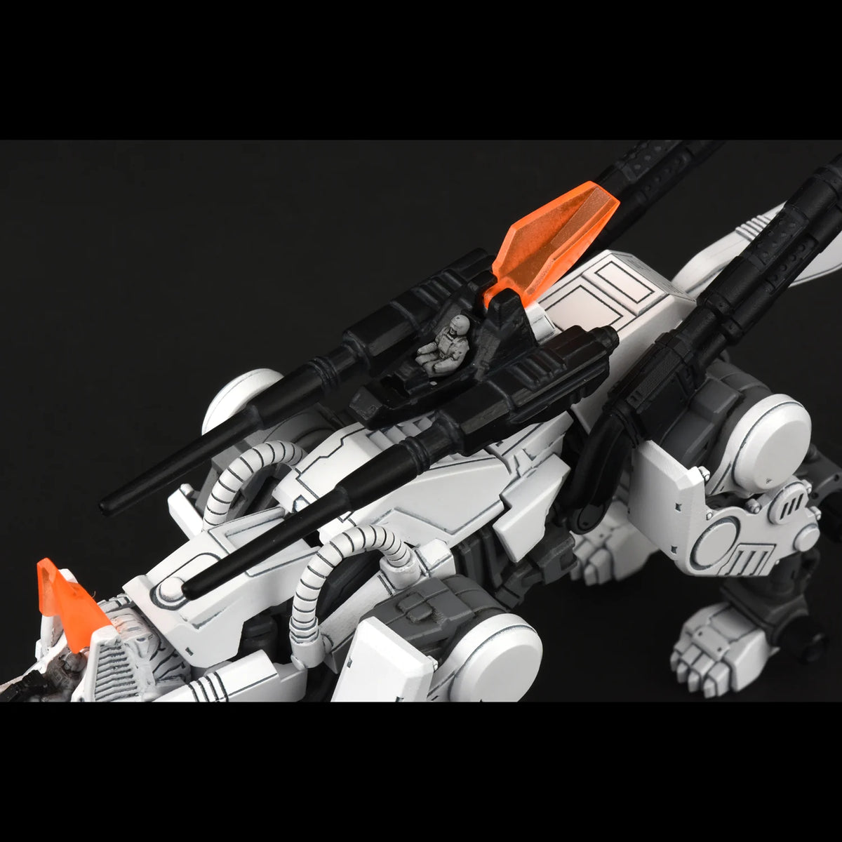 Zoids Realize Model RMZ-003 Command Wolf 1/100 Scale Model Kit (Reissue)
